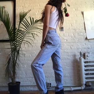 VINTAGE LEVI JEANS
